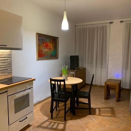 Old Studio Apartment Vilnius Exterior photo